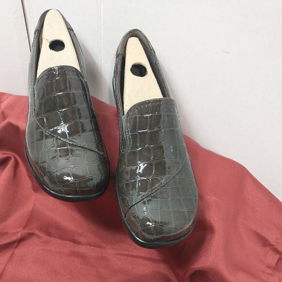Clarks "Bendables" Croc Print Slip-on Loafer Women's Size 7.5 M, gray - Picture 4 of 8